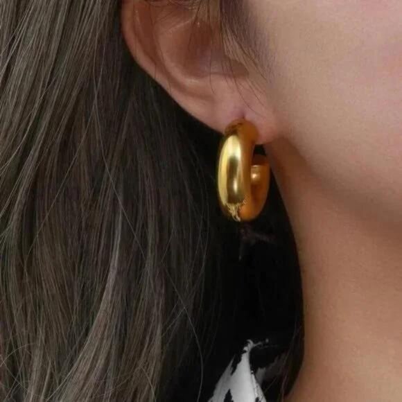Jewelry - \\ NEW \\ 18K GOLD \\ LUXURY HOOP EARRINGS